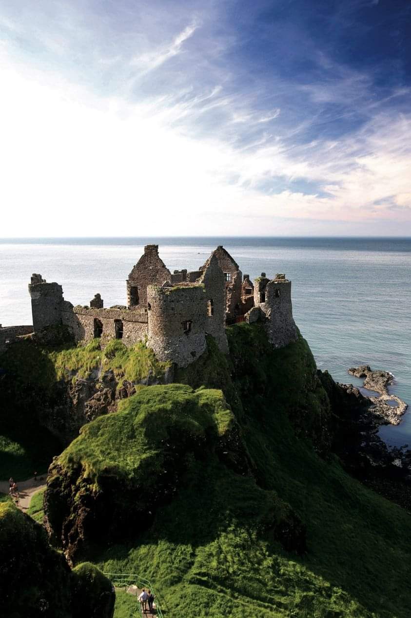 Private Giants Causeway and Northern Irish Highlights Tour