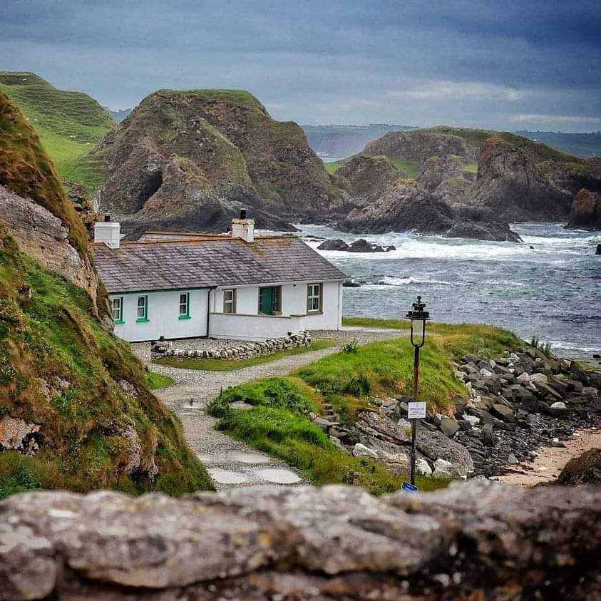 Private Giants Causeway and Northern Irish Highlights Tour