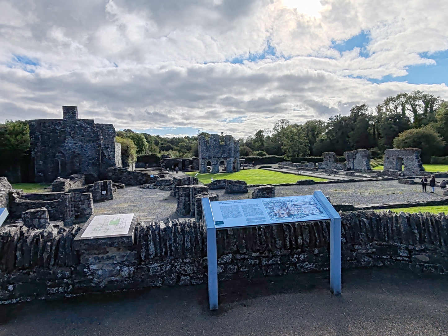 Castles and Abbeys Tour of the Boyne Valley